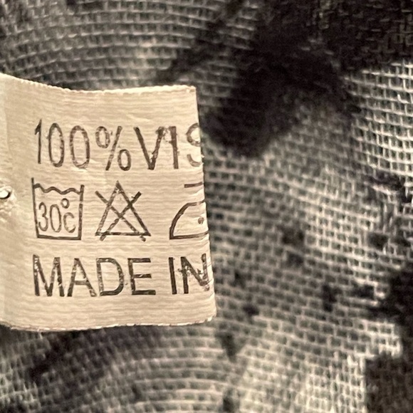 Floral scarf, gathered fabric, black and gray floral - Picture 5 of 7